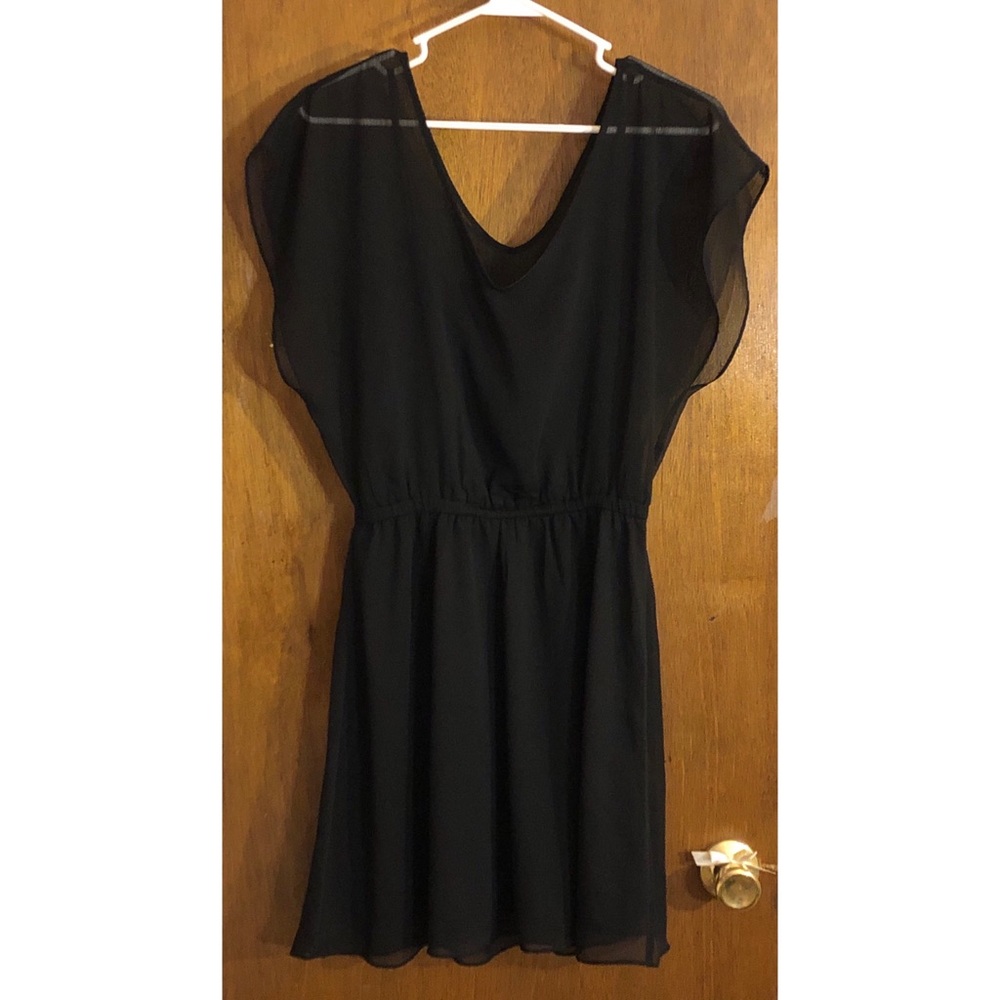✨MAKE OFFER✨Express Medium V-neck Mini Black Dress - Picture 2 of 8